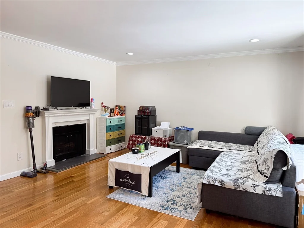 1 bed, 1 bath apartment for rent at 53 Jericho Rd Unit B, Weston — photo 5 of 13