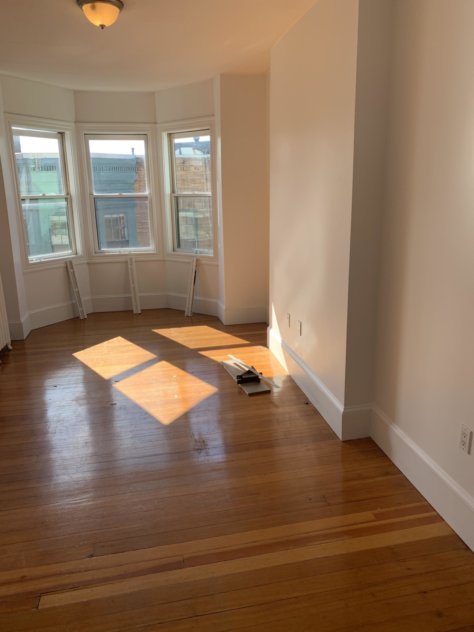 3 bed, 1 bath apartment for rent at 53 Joy St Unit 4, Beacon Hill — photo 1 of 10