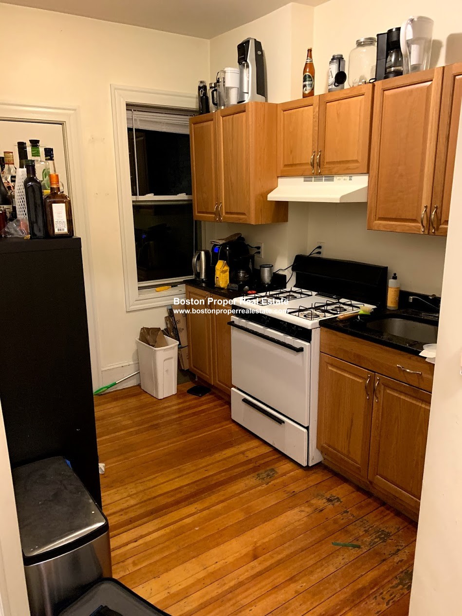 3 bed, 1 bath apartment for rent at 53 Joy St Unit 4A, Beacon Hill — photo 6 of 17