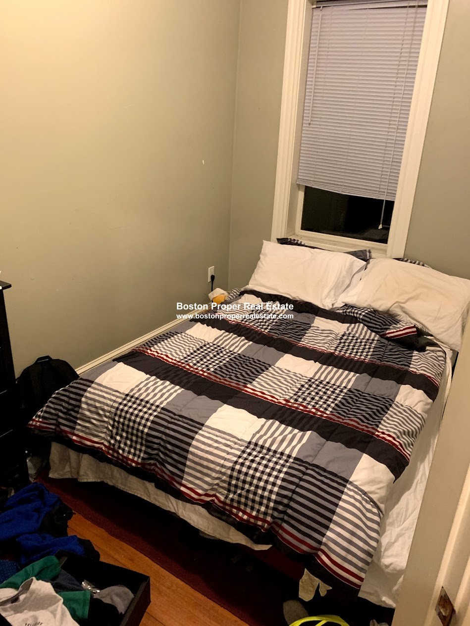 3 bed, 1 bath apartment for rent at 53 Joy St Unit 4A, Beacon Hill — photo 10 of 17