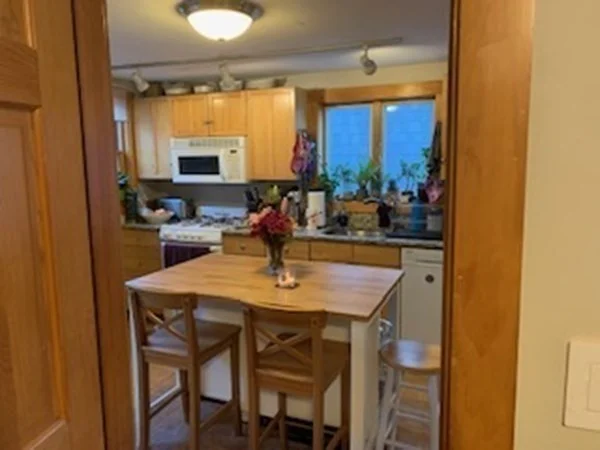 2 bed, 1 bath apartment for rent at 53 Kelly Rd Unit 2, Cambridgeport — photo 5 of 14