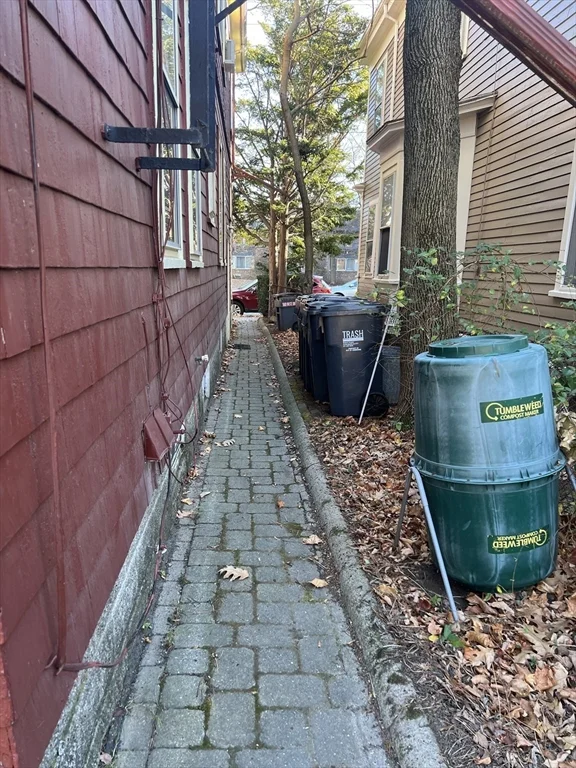 3 bed, 1 bath apartment for rent at 53 Lee St Unit 2, Cambridge — photo 13 of 14