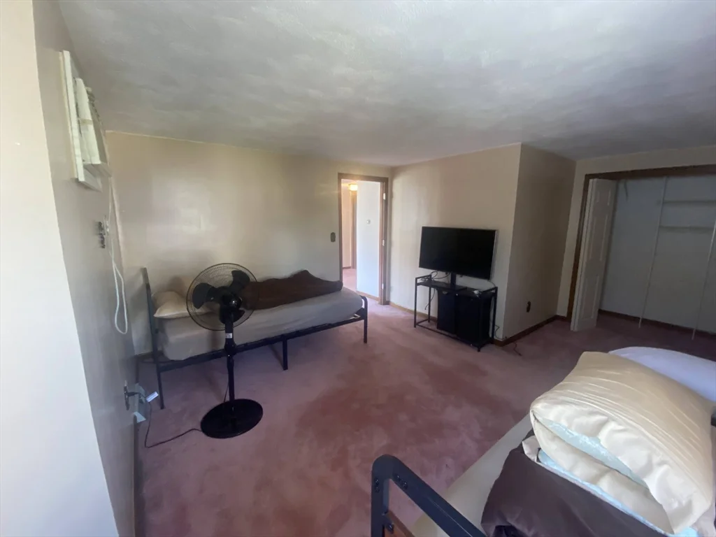 1 bed, 1 bath apartment for rent at 53 Linden St Unit 2, Everett — photo 2 of 18