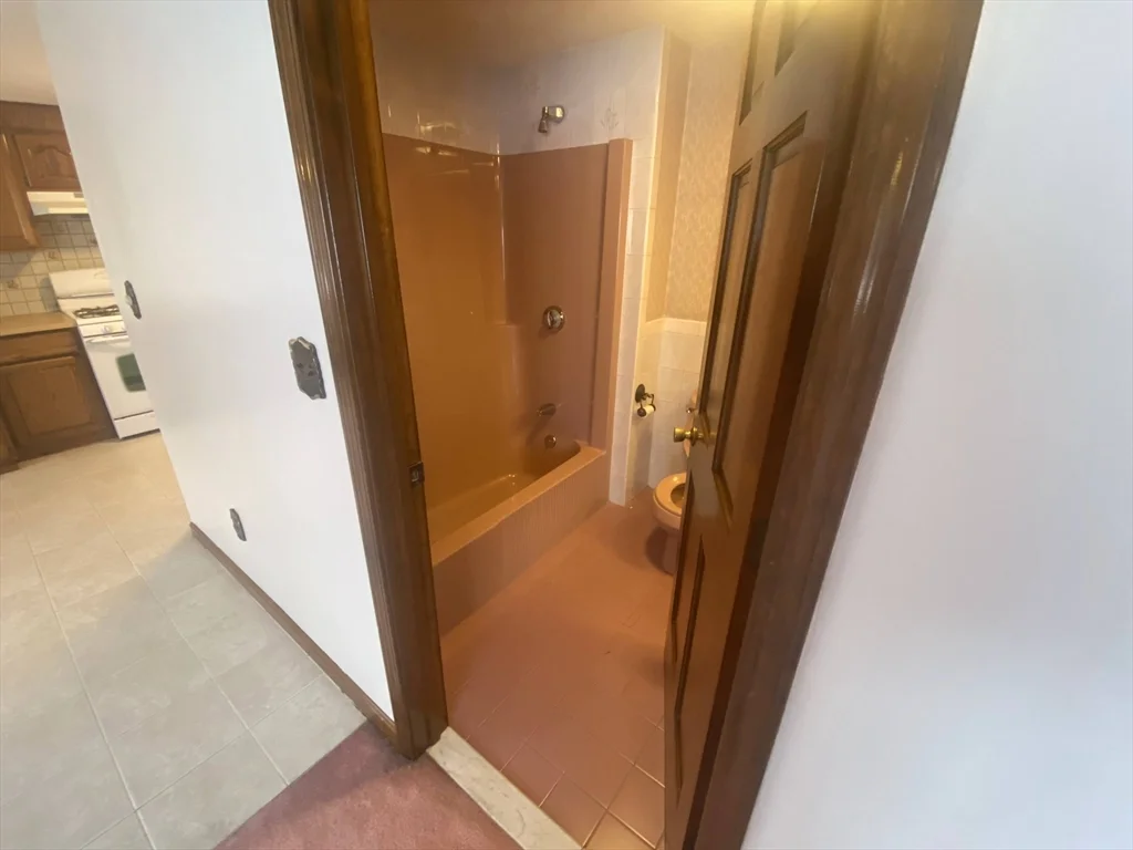 1 bed, 1 bath apartment for rent at 53 Linden St Unit 2, Everett — photo 7 of 18