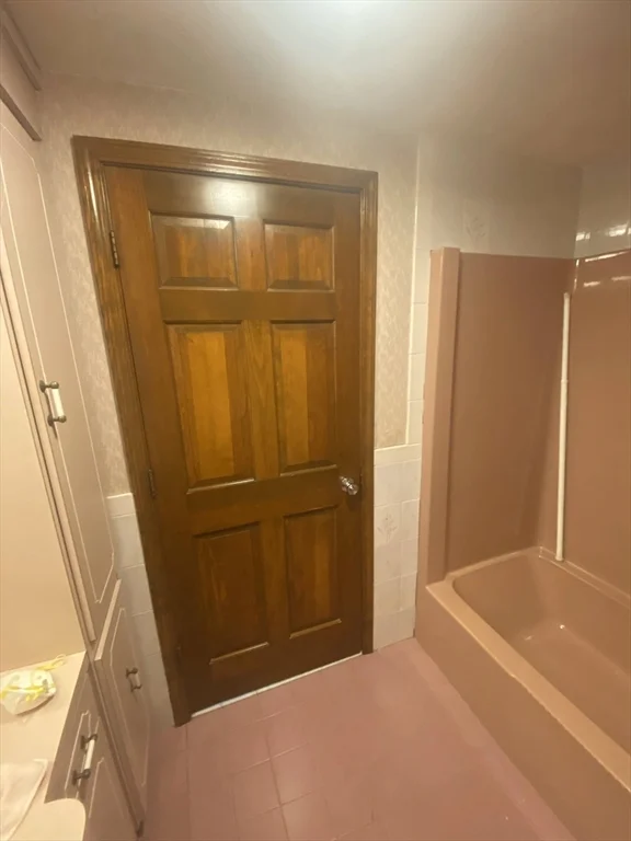 1 bed, 1 bath apartment for rent at 53 Linden St Unit 2, Everett — photo 10 of 18