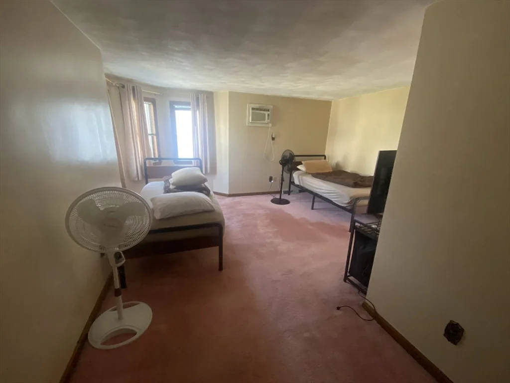 1 bed, 1 bath apartment for rent at 53 Linden St Unit 2, Everett — photo 3 of 18