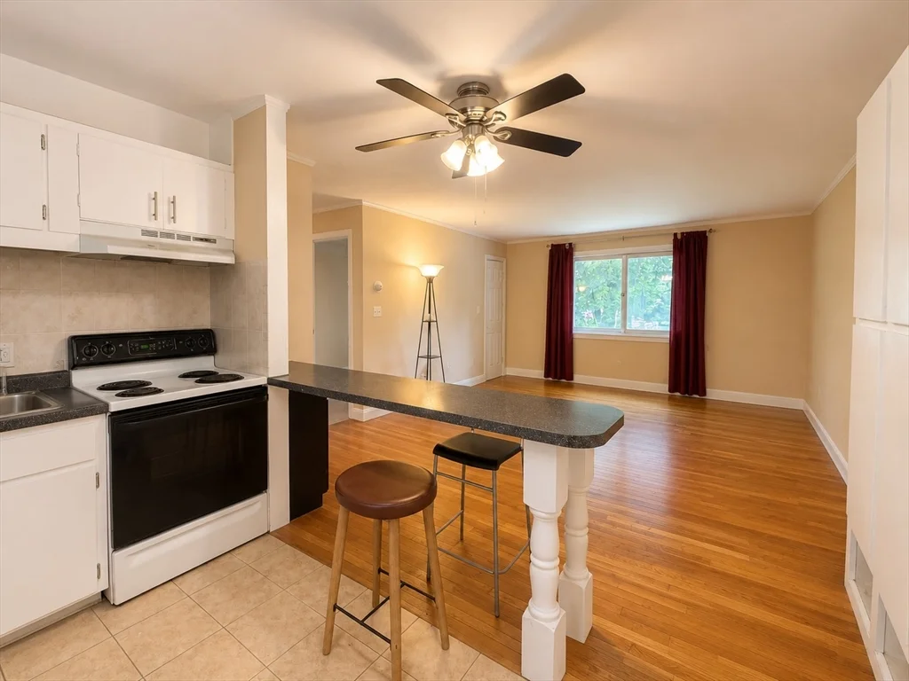 2 bed, 1 bath apartment for rent at 53 Lionel Ave Unit F, Waltham — photo 3 of 16