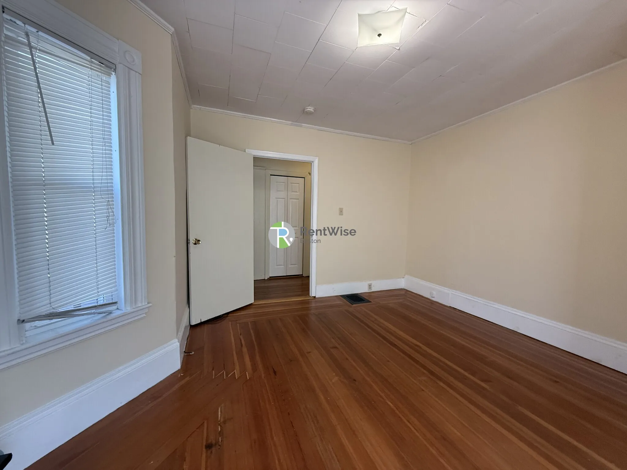 3 bed, 1 bath apartment for rent at 53 Litchfield St Unit 0, Brighton — photo 12 of 16