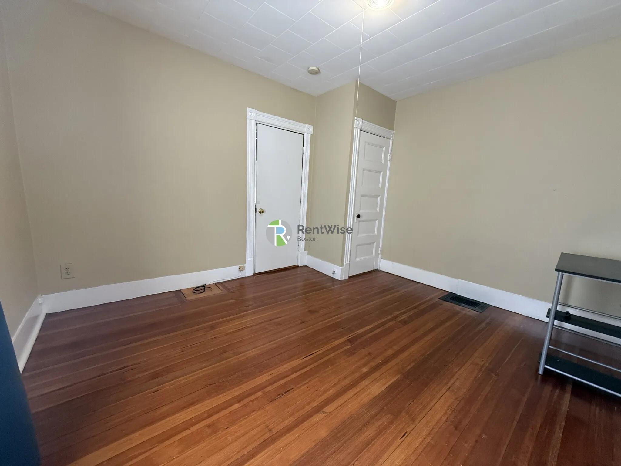 3 bed, 1 bath apartment for rent at 53 Litchfield St Unit 0, Brighton — photo 6 of 16