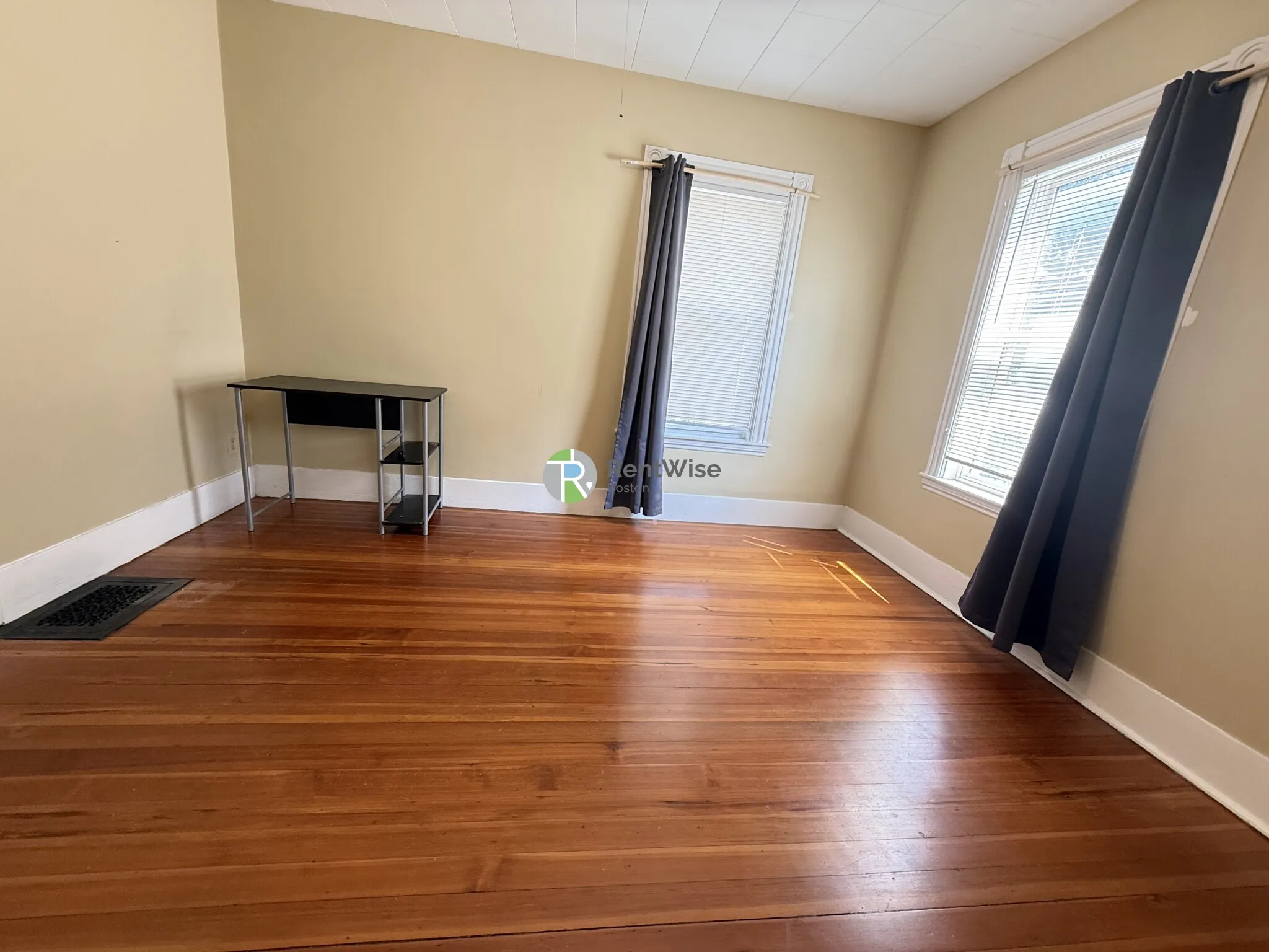 3 bed, 1 bath apartment for rent at 53 Litchfield St Unit 0, Brighton — photo 5 of 16