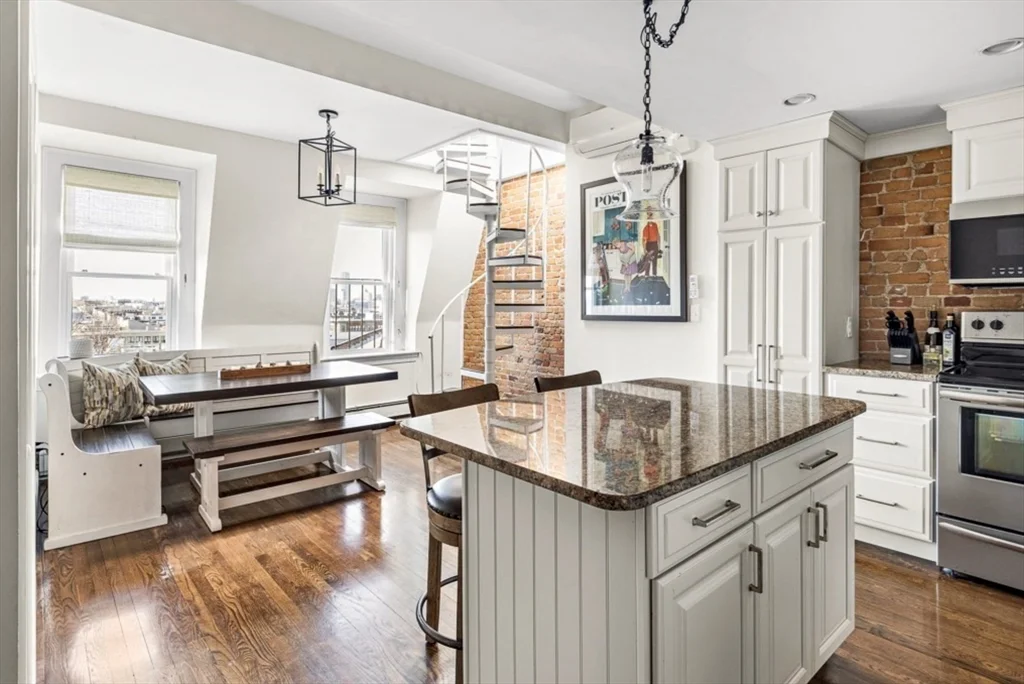 2 bed, 1 bath apartment for rent at 53 M St Unit 4, South Boston — photo 1 of 15