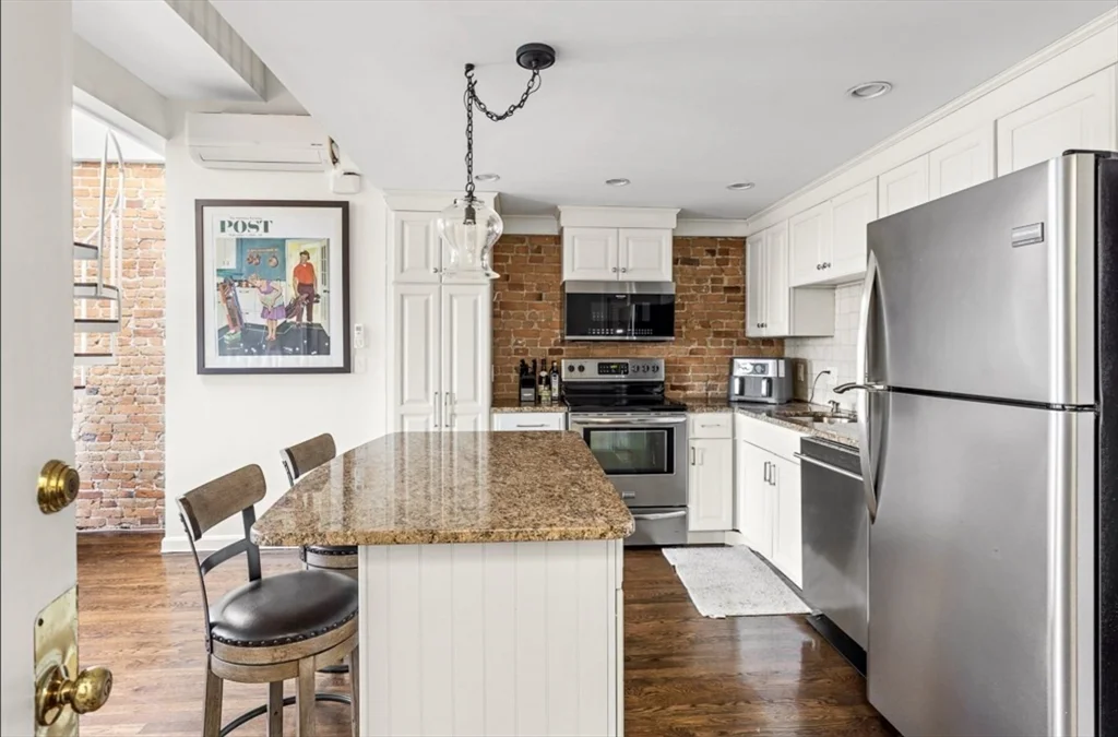 2 bed, 1 bath apartment for rent at 53 M St Unit 4, South Boston — photo 2 of 15