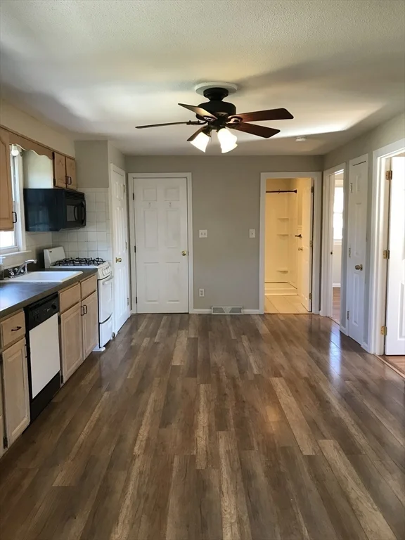 2 bed, 1 bath apartment for rent at 53 Malwood Ave Unit 53, Dracut — photo 14 of 14