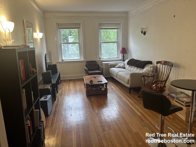 2 bed, 1 bath apartment for rent at 53 Manchester Rd Unit 5, North Brookline