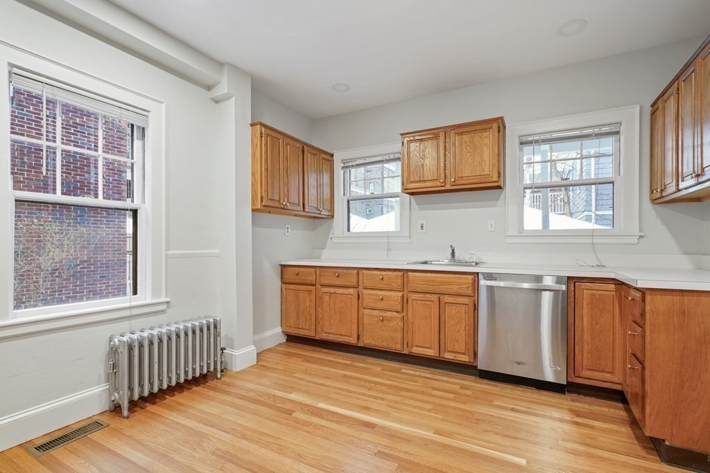 3 bed, 1 bath apartment for rent at 53 Maple Ave Unit 1, Mid Cambridge — photo 8 of 16