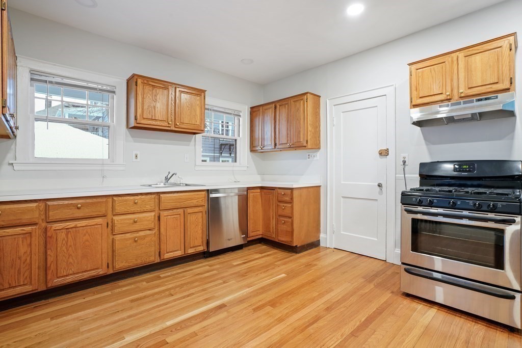 3 bed, 1 bath apartment for rent at 53 Maple Ave Unit 1, Mid Cambridge — photo 7 of 16