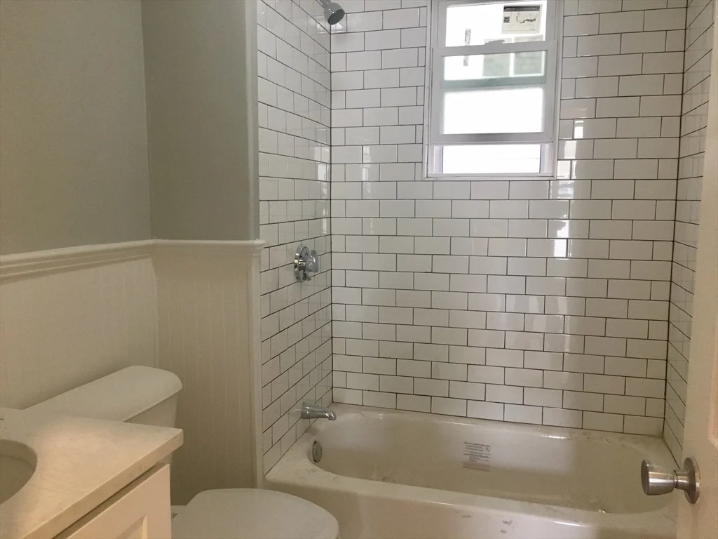 2 bed, 1 bath apartment for rent at 53 Marcella Unit 1, Roxbury — photo 3 of 6
