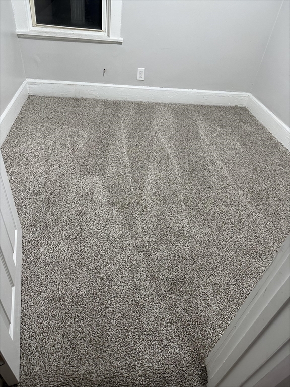 3 bed, 1 bath apartment for rent at 53 Mendon St Unit 2, Worcester — photo 4 of 8