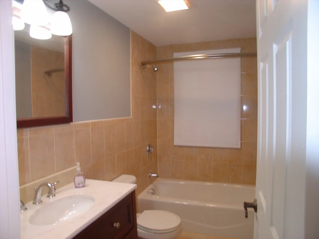 2 bed, 1 bath apartment for rent at 53 Middle St Unit 2, South Boston — photo 6 of 12