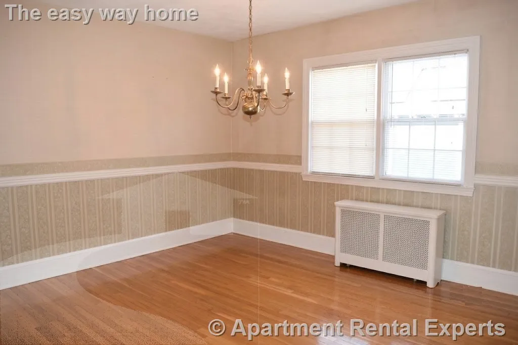 4 bed, 2 bath apartment for rent at 53 Oakland St Unit 2, Medford Square — photo 4 of 13