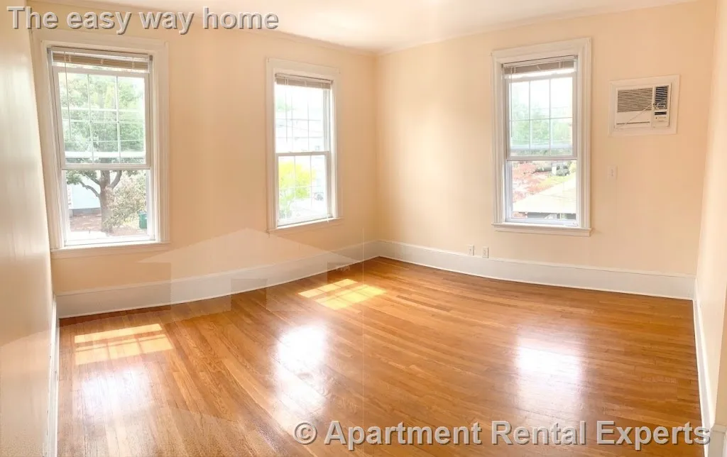 4 bed, 2 bath apartment for rent at 53 Oakland St Unit 2, Medford Square — photo 8 of 13