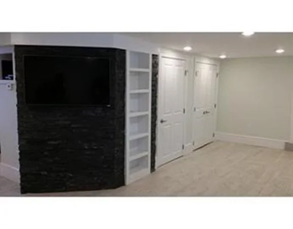 3 bed, 2 bath apartment for rent at 53 Orchard St, Dedham — photo 12 of 13