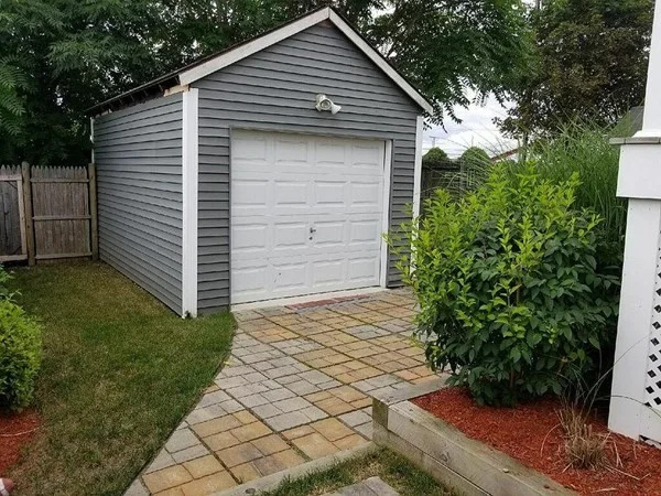 3 bed, 2 bath apartment for rent at 53 Orchard St, Dedham — photo 3 of 13