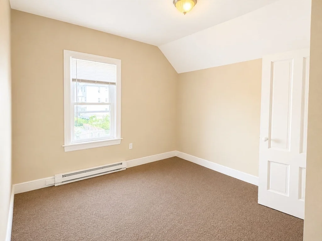 3 bed, 1 bath apartment for rent at 53 Oxford St Unit 3, Fall River — photo 9 of 19