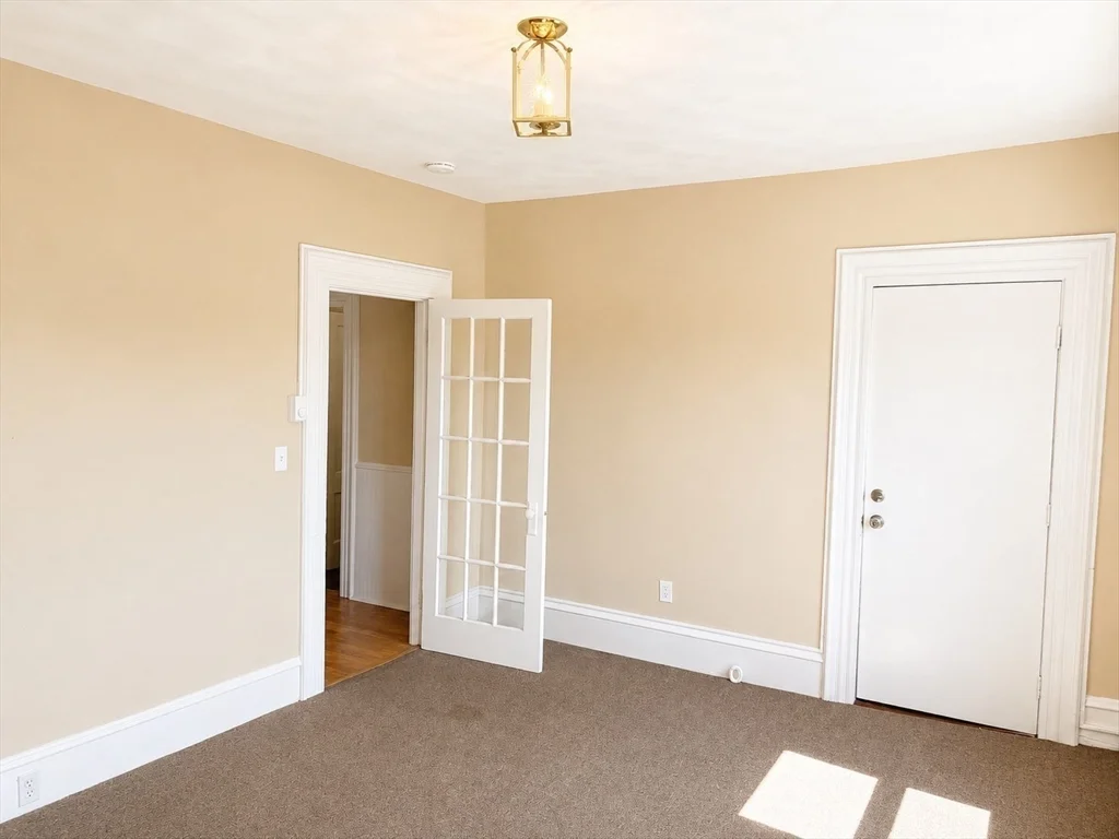 3 bed, 1 bath apartment for rent at 53 Oxford St Unit 3, Fall River — photo 6 of 19