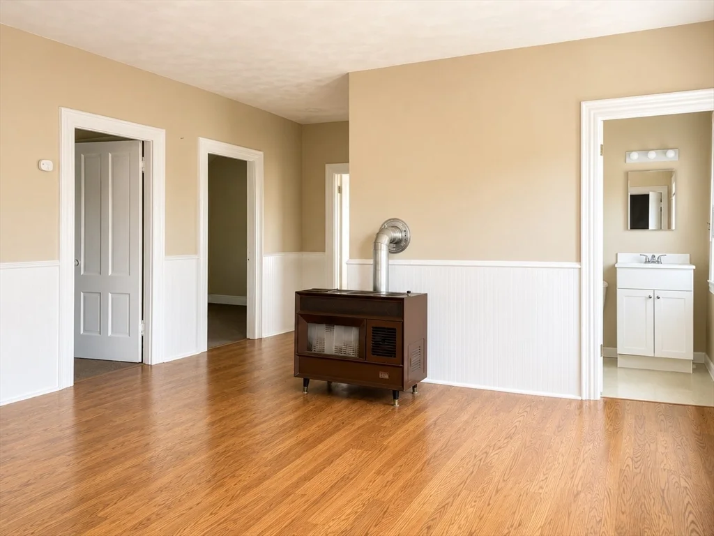 3 bed, 1 bath apartment for rent at 53 Oxford St Unit 3, Fall River