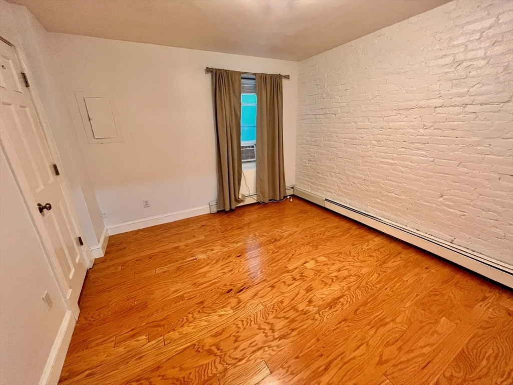 1 bed, 1 bath apartment for rent at 53 Phillips St Unit 53, Beacon Hill — photo 4 of 7