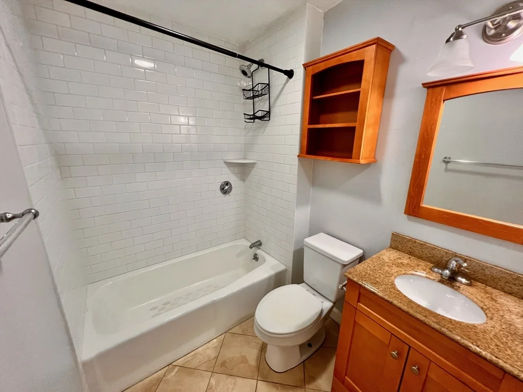 1 bed, 1 bath apartment for rent at 53 Phillips St Unit 53, Beacon Hill — photo 6 of 7
