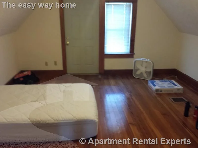 4 bed, 2 bath apartment for rent at 53 Porter Rd, Porter Square — photo 3 of 5