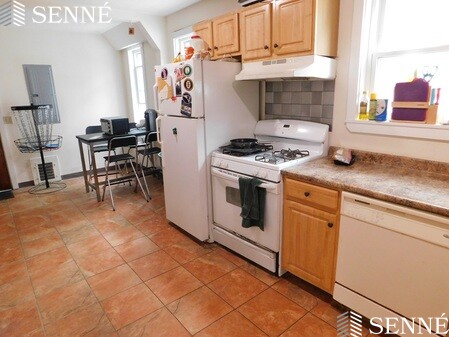 4.5 bed, 2 bath apartment for rent at 53 Porter Rd Unit 53, North Cambridge