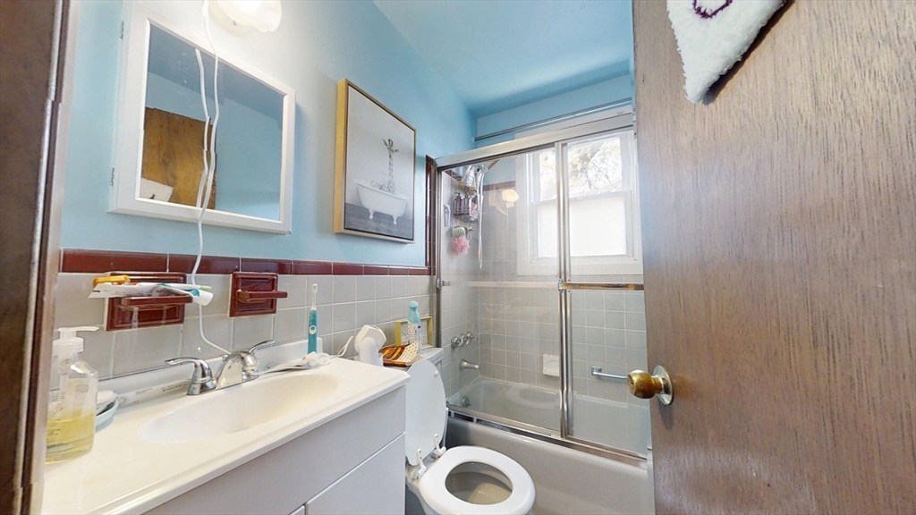 3 bed, 1 bath apartment for rent at 53 Quincy St Unit 53, Watertown — photo 10 of 11