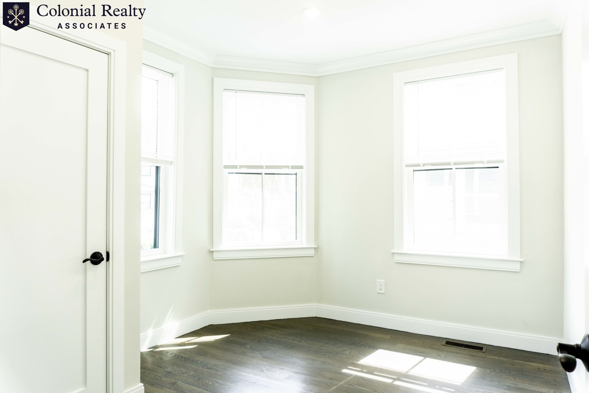 3 bed, 2 bath apartment for rent at 53 Quint Ave Unit 1, Allston — photo 5 of 8