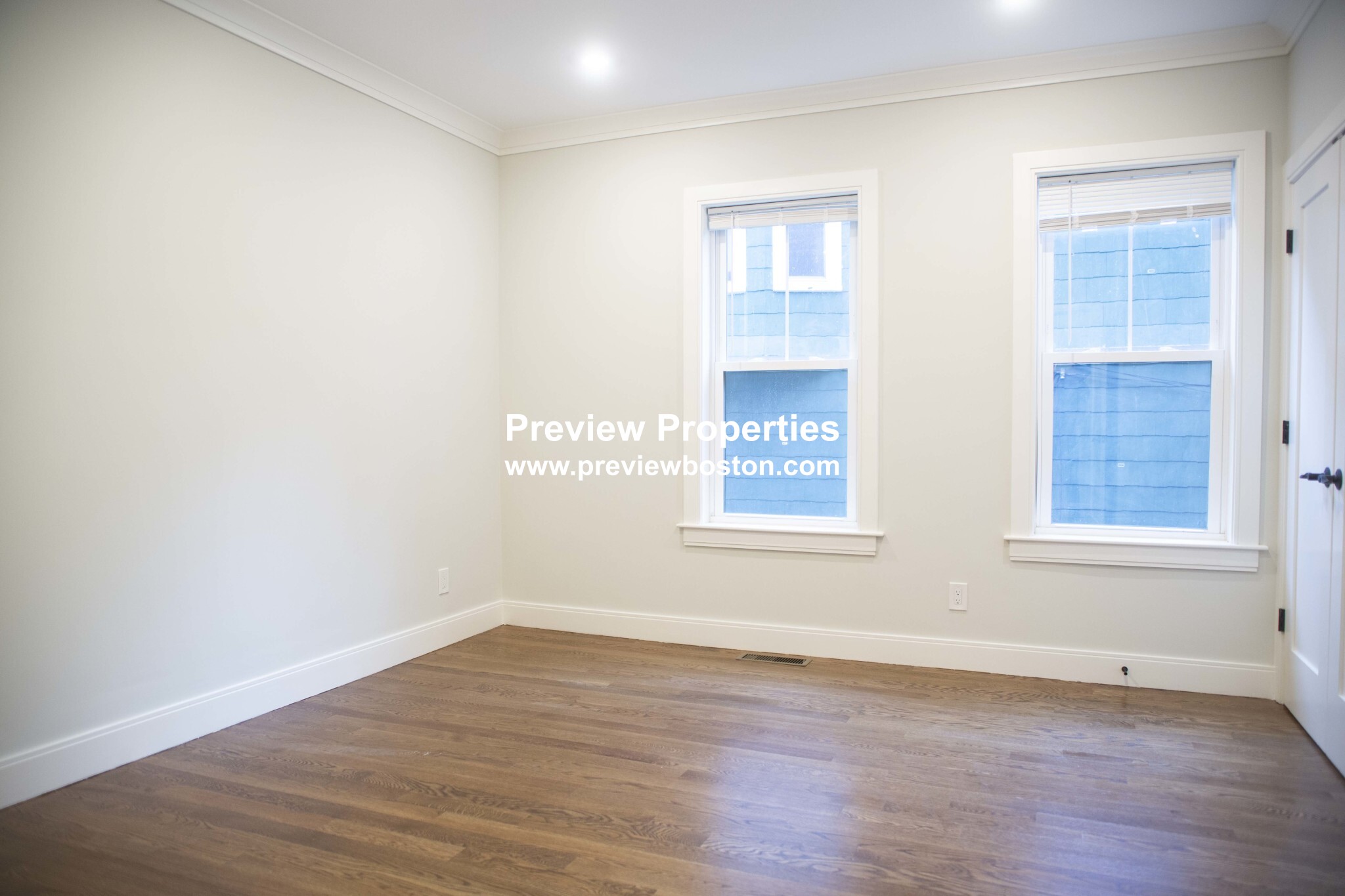 3 bed, 2 bath apartment for rent at 53 Quint Ave Unit 1P, Allston — photo 5 of 11