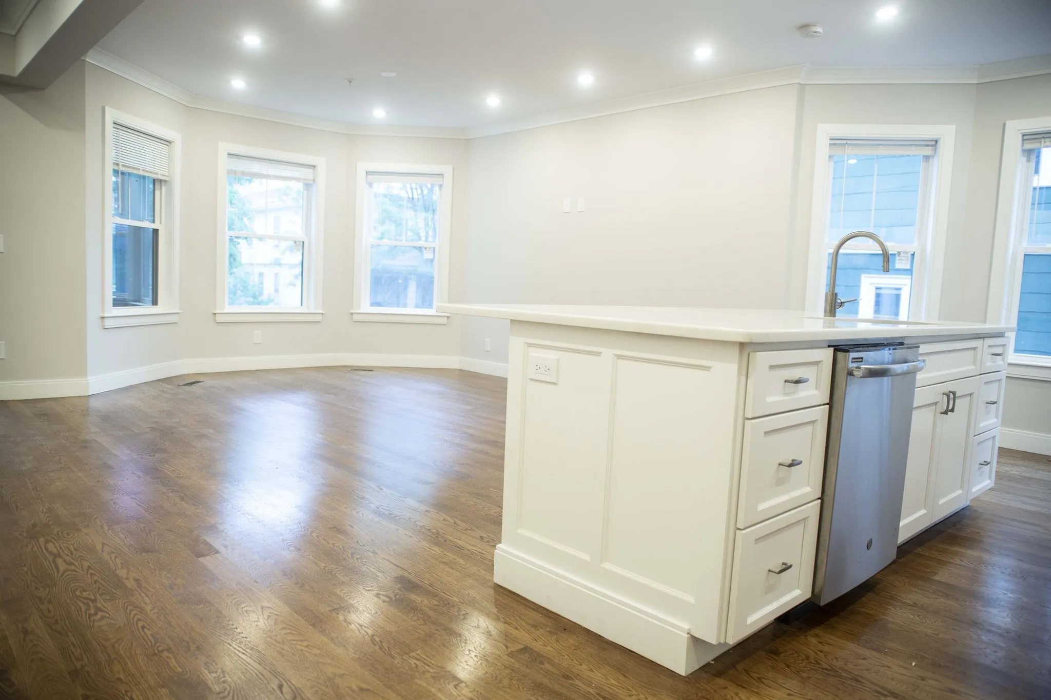 4 bed, 2 bath apartment for rent at 53 Quint Ave Unit 3, Brighton — photo 10 of 16