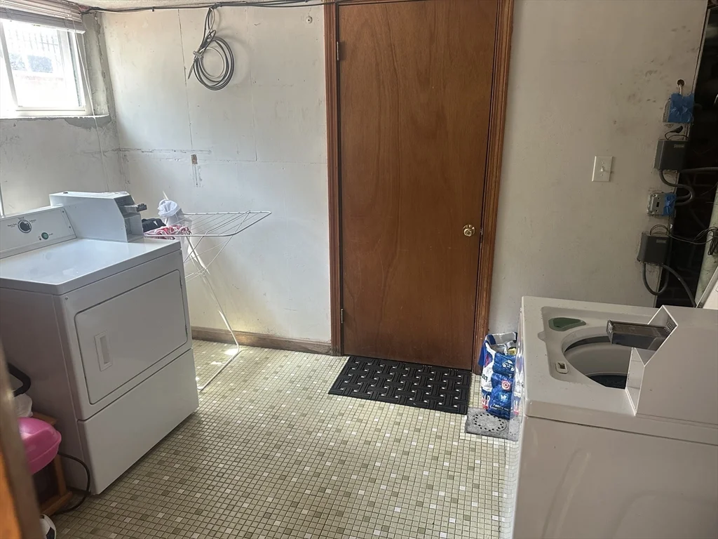 3 bed, 1 bath apartment for rent at 53 Rogers Ave Unit 1, Ball Square — photo 17 of 19