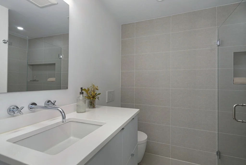 2 bed, 1 bath apartment for rent at 53 Rutland Sq Unit 2, South End — photo 8 of 14