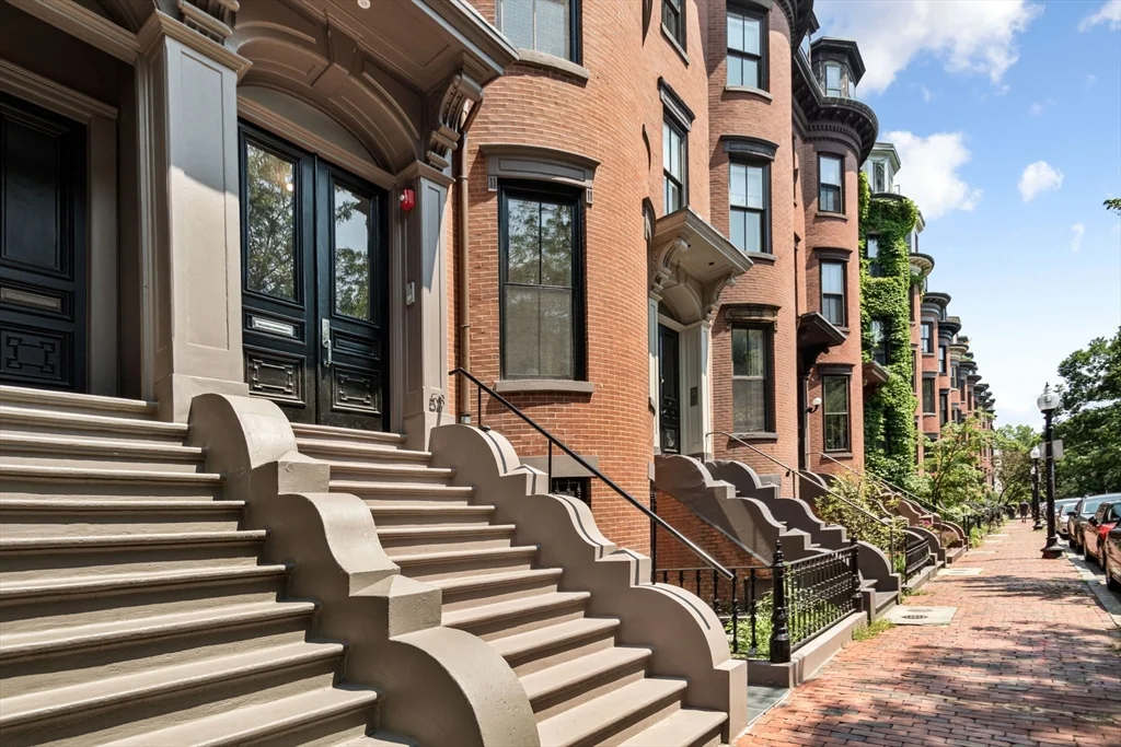 2 bed, 1 bath apartment for rent at 53 Rutland Sq Unit 2, South End — photo 13 of 14