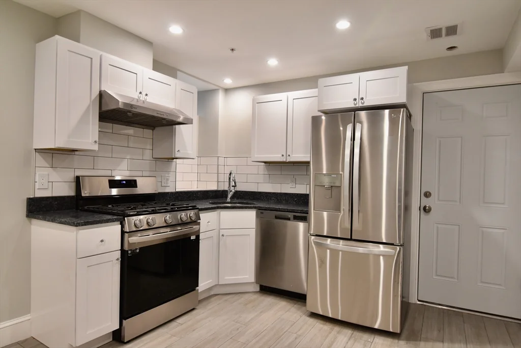 2 bed, 2 bath apartment for rent at 53 Savin Hill Ave Unit B, Dorchester — photo 10 of 11