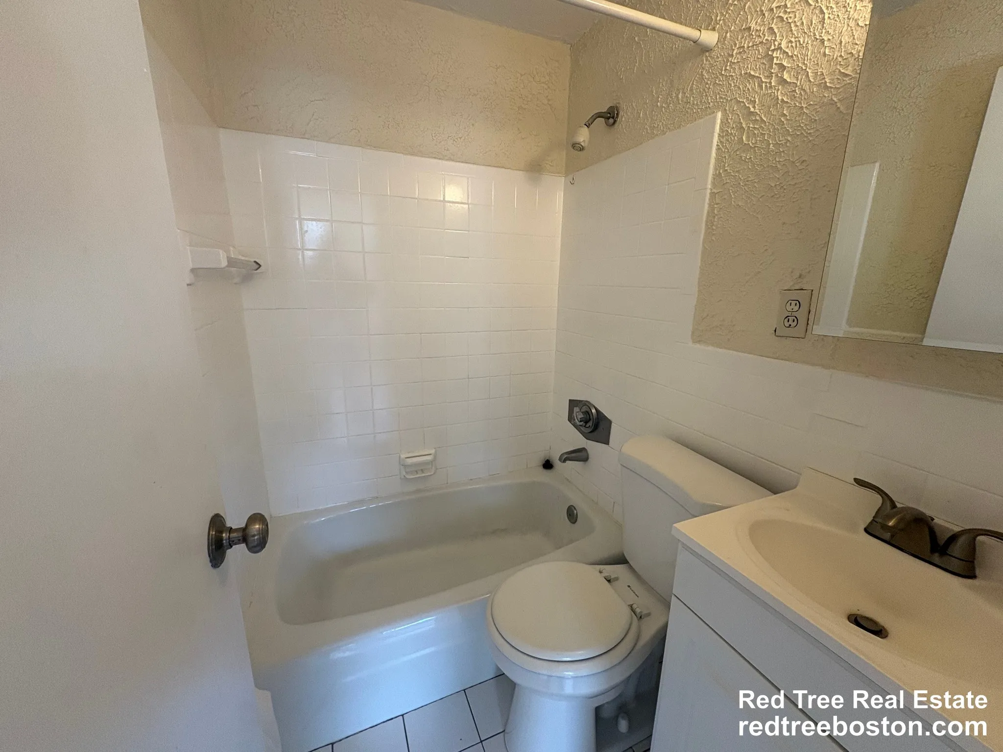 Studio bed, 1 bath apartment for rent at 53 South Huntington Ave Unit 302, Jamaica Plain — photo 4 of 5