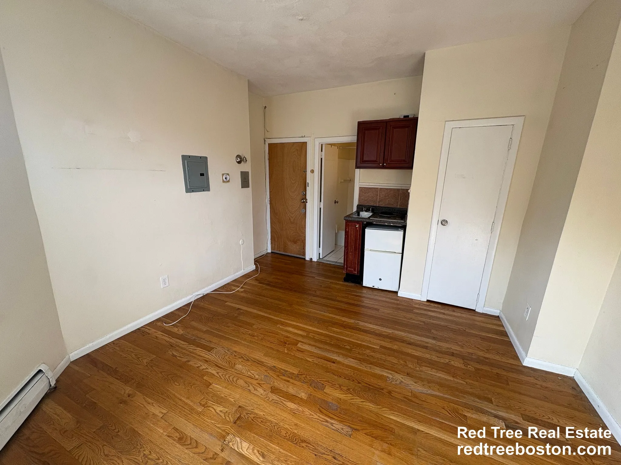 Studio bed, 1 bath apartment for rent at 53 South Huntington Ave Unit 302, Jamaica Plain — photo 2 of 5