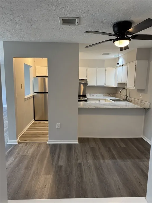 2 bed, 1 bath apartment for rent at 53 Steeplechase Ct Unit 53, Zip 01832 — photo 12 of 21