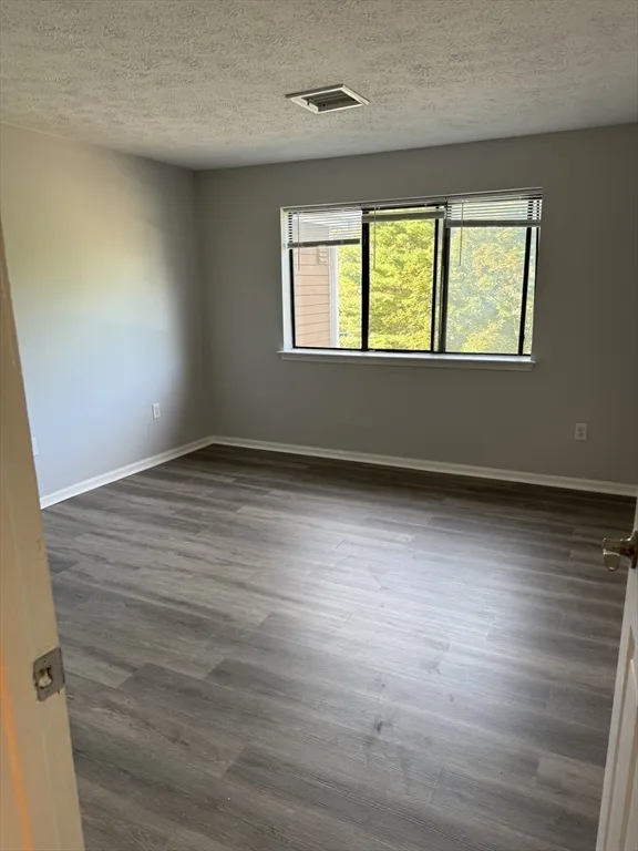 2 bed, 1 bath apartment for rent at 53 Steeplechase Ct Unit 53, Zip 01832 — photo 18 of 21