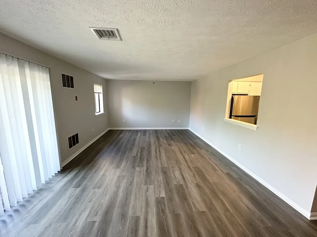 2 bed, 1 bath apartment for rent at 53 Steeplechase Ct Unit 53, Zip 01832 — photo 14 of 21