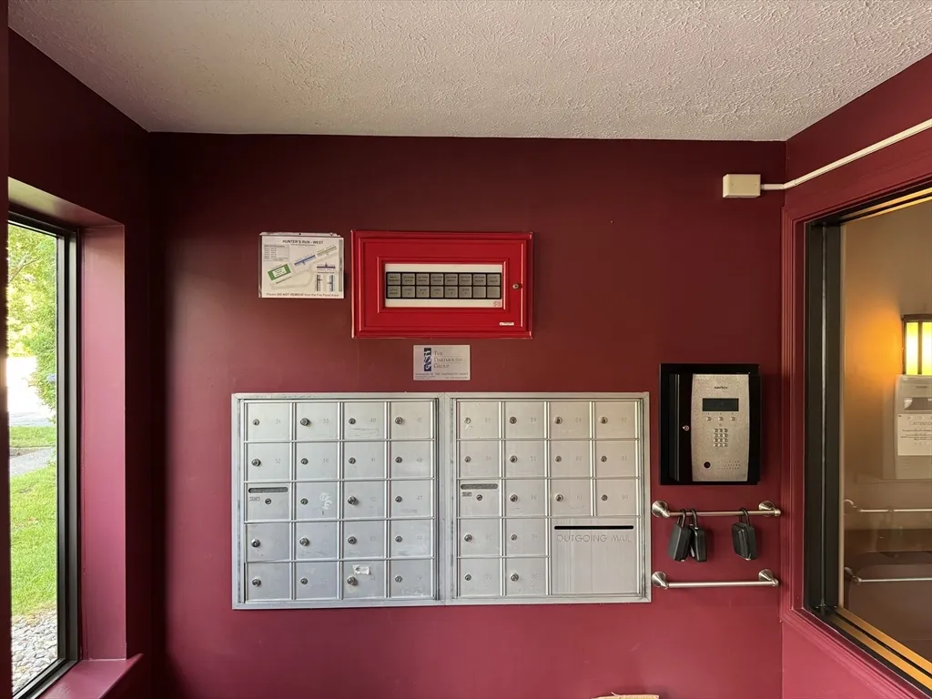 2 bed, 1 bath apartment for rent at 53 Steeplechase Ct Unit 53, Zip 01832 — photo 4 of 21