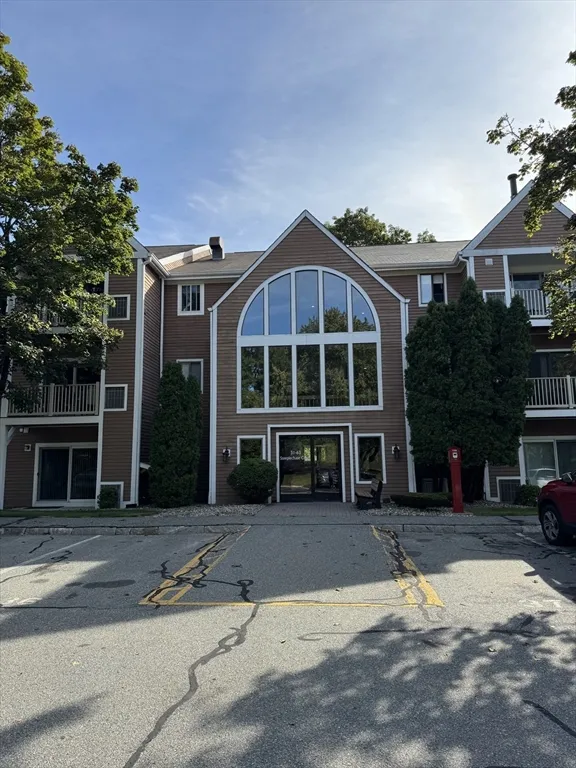2 bed, 1 bath apartment for rent at 53 Steeplechase Ct Unit 53, Zip 01832 — photo 2 of 21