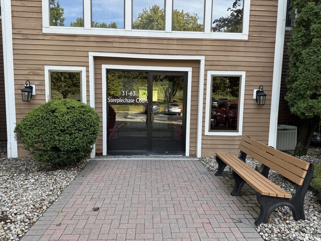 2 bed, 1 bath apartment for rent at 53 Steeplechase Ct Unit 53, Zip 01832 — photo 3 of 21